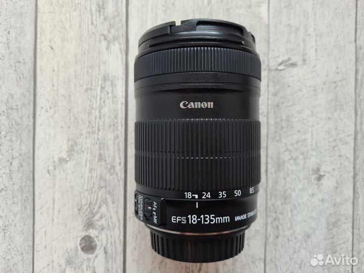 Объектив Canon EF-S 18-135mm f/3.5-5.6 IS