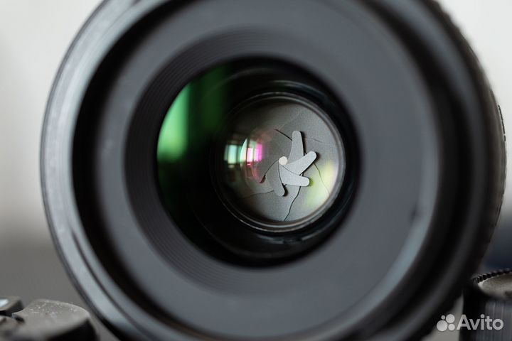 Объектив Nikon 35mm f/1.8G AF-S DX Nikkor