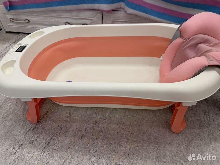 Ванночка для купания младенца с термометром