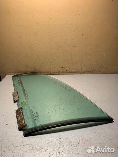 Стекло переднее левое Opel Omega B 1997