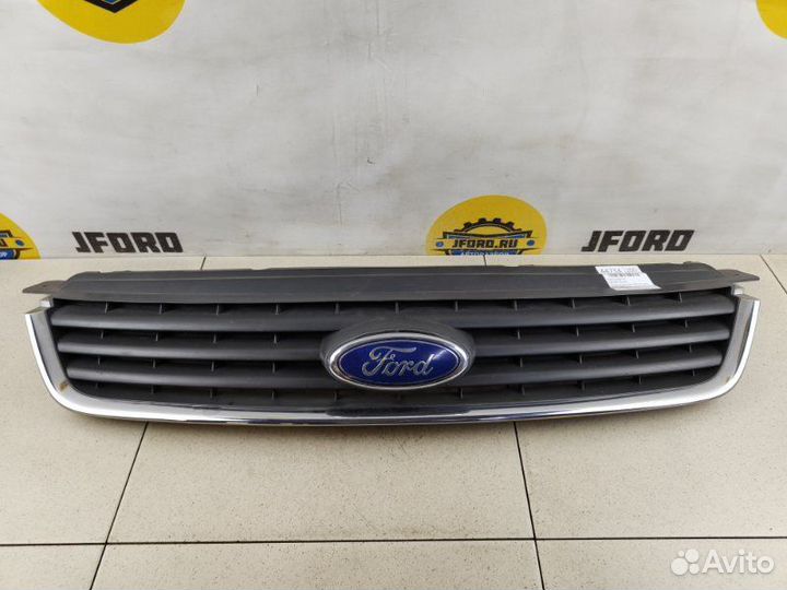 Решетка радиатора Ford Kuga CBV 2011