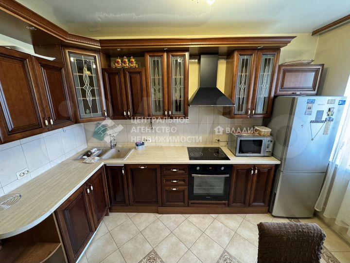 2-к. квартира, 69 м², 1/12 эт.