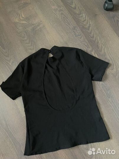 Блузка с открытой спиной