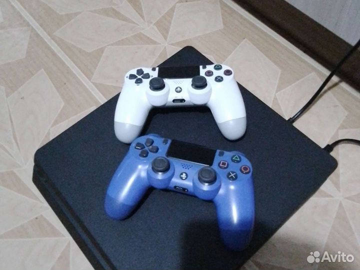 Sony PS4 slim