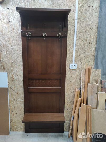 Вешалка из дерева