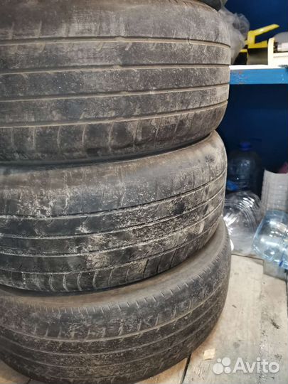 Yokohama dB Decibel E70 215/55 R17