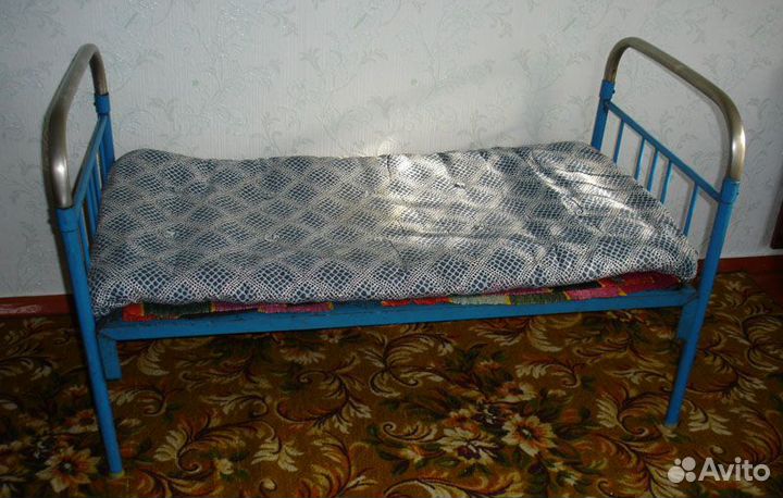 Кровать железная