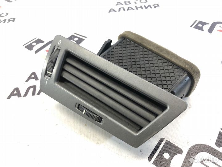 Вентиляционная решетка передняя правая Bmw 7 E66