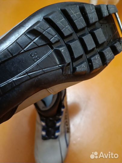 Лыжные ботинки