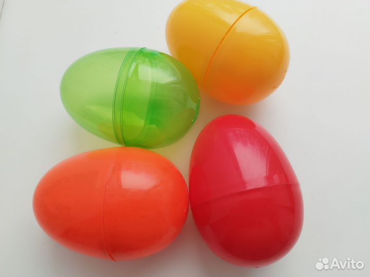 Пластиковое яйцо Киндер сюрприз