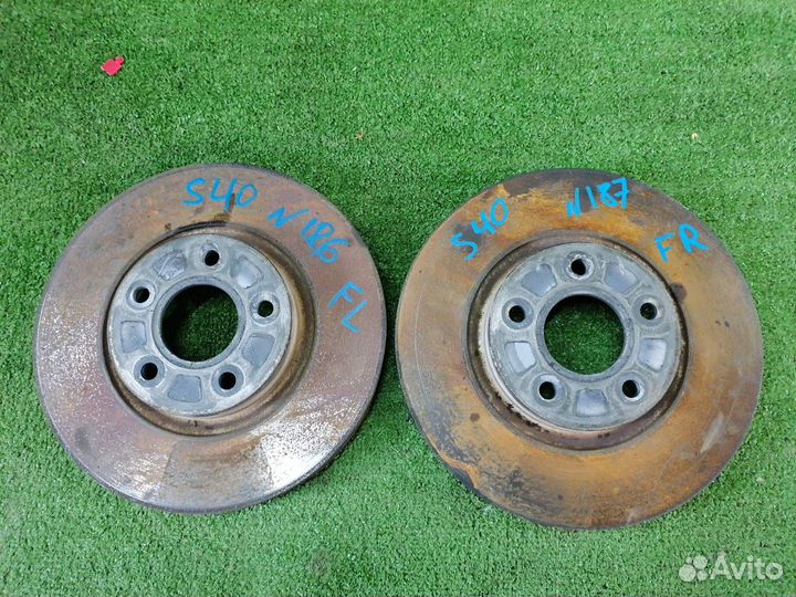 Диск тормозной пара передний Volvo S40 MS68