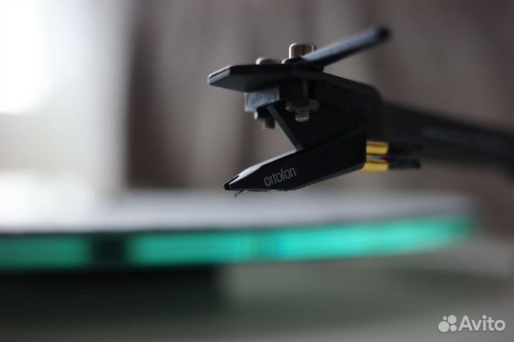 Виниловый проигрыватель Pro-Ject T1 Satin White