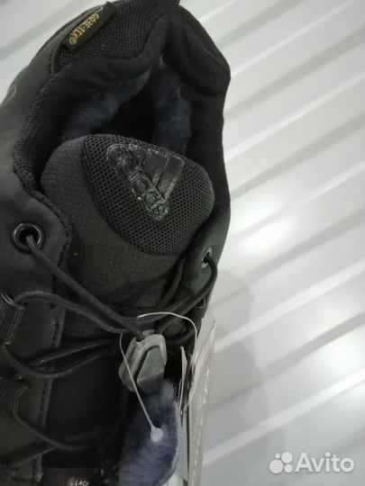 Зимние кроссовки Adidas gore tex