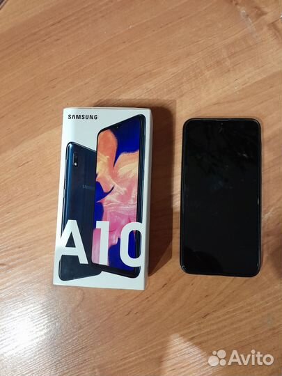Samsung Galaxy A10, 2/32 ГБ