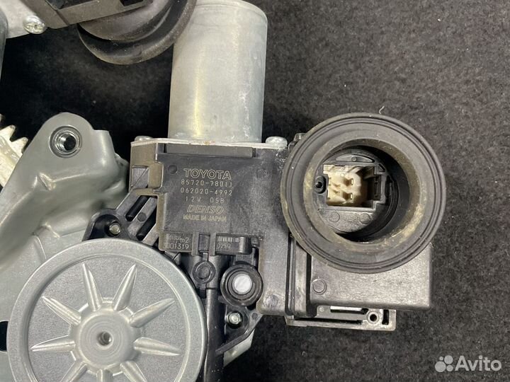 Стеклоподъемник Lexus nx