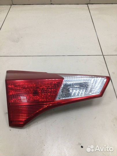 Фонарь задний внутренний левый Toyota RAV4