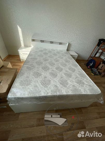Кровать