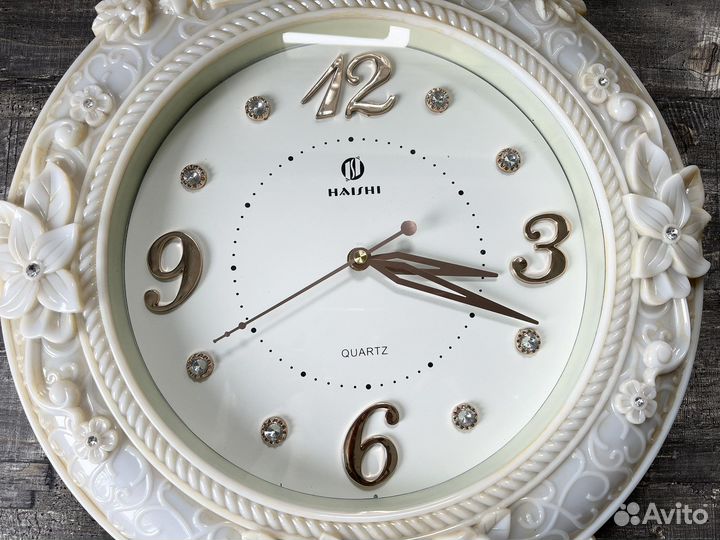 Часы настенные новые