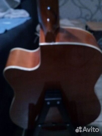 Акустическая гитара