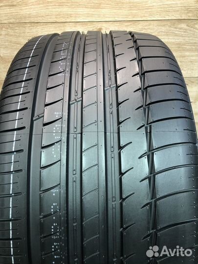 Triangle Sports TH201 275/30 R21