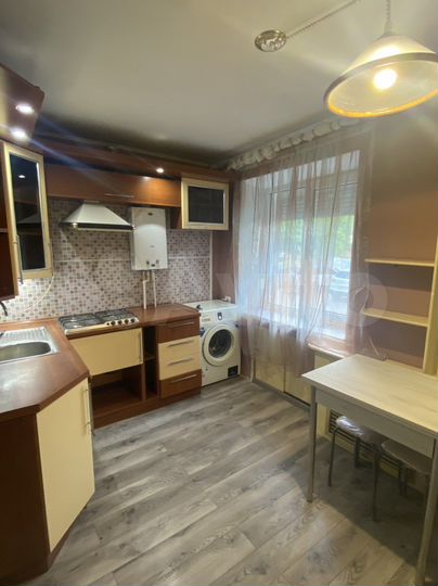 2-к. квартира, 40 м², 1/5 эт.