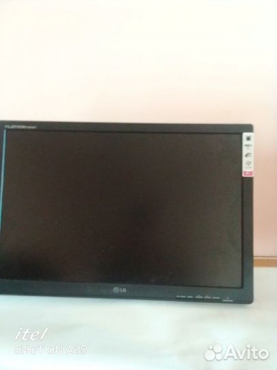 Продаю ЖК монитор