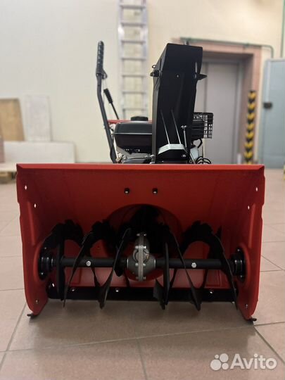 Снегоуборщик Honda HSS569 самоходная