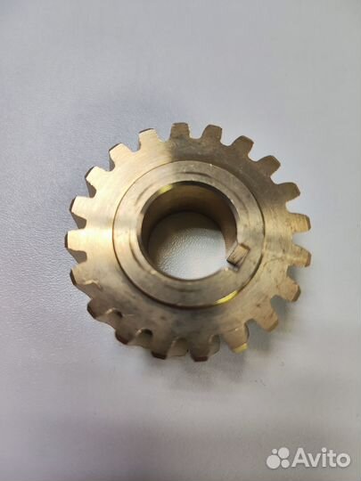 Шестерня редуктора снегоуборщика 20 шлицов