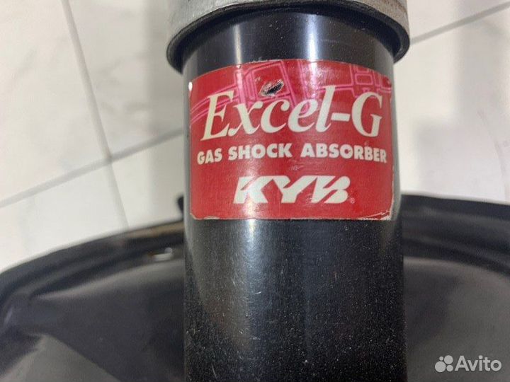 Амортизатор передний правый Lexus Rx 2