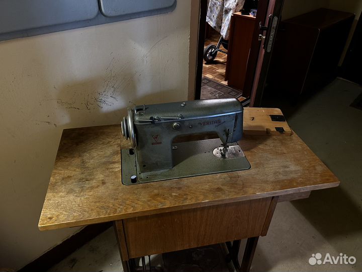 Швейная машинка ножная Veritas