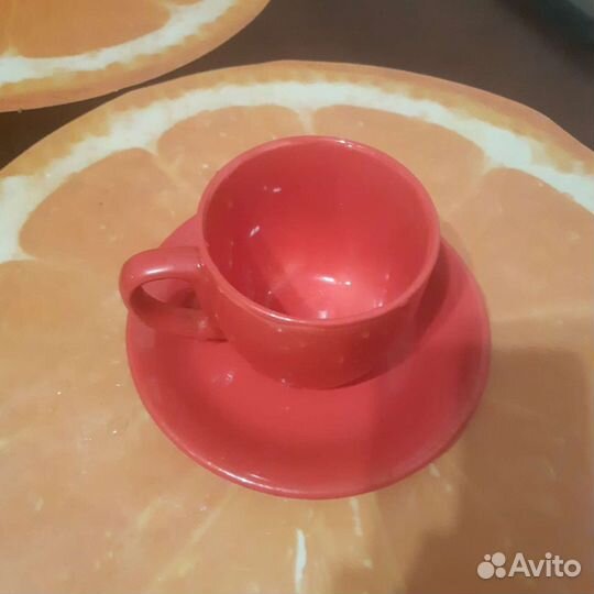 Чашка с блюдцем и без