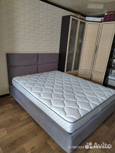 Кровать с подъёмным механизмом + матрас