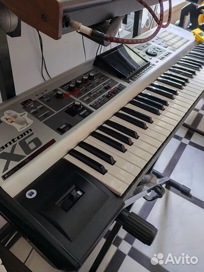 Синтезатор Roland Fantom X6