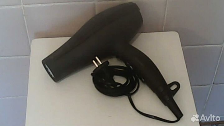 Фен большой,профиссиональный,фирма vitek