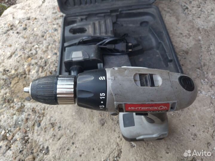 Аккумуляторная дрель шуруповерт интерскол