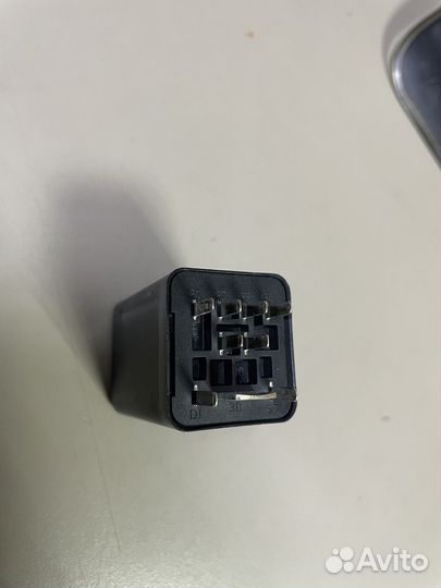 Реле 457 свечей накала Ауди А6 С6 А8 Д3 А4 Б8 А5