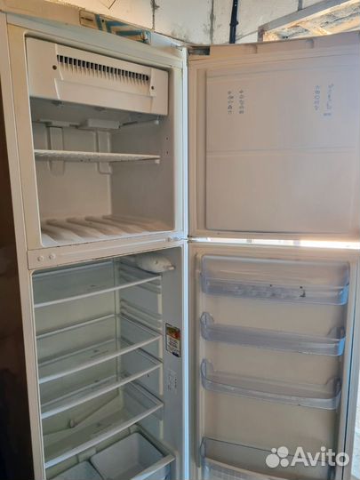 Холодильник indesit