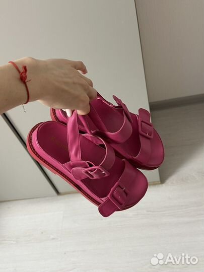 Сандалии женские розовые