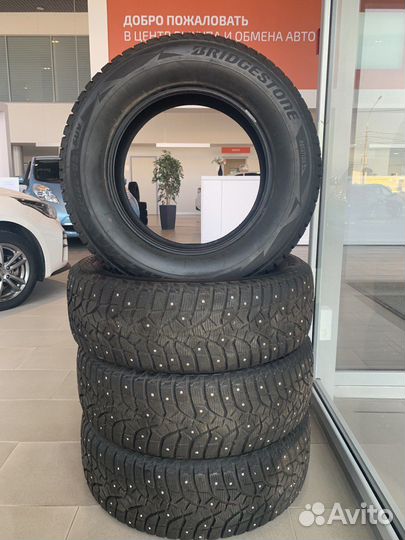 Bridgestone Blizzak Spike-02 245/65 R17