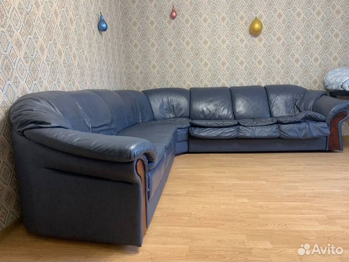 Кожаный угловой диван бу