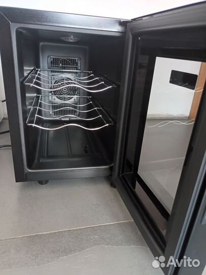 Винный холодильник Viatto