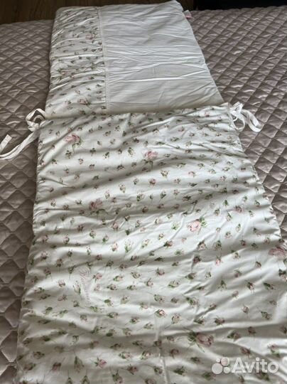 Бортик на детскую кроватку бренда Blumarine