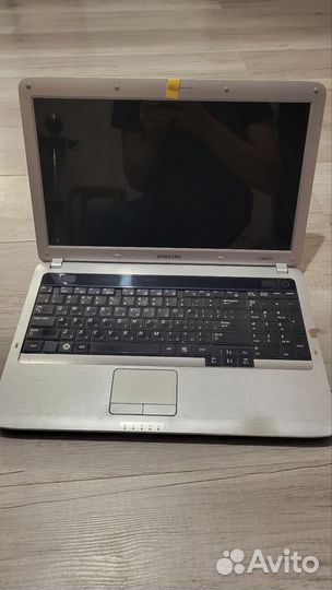 Ноутбук Samsung r530
