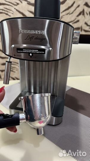 Кофеварка рожковая redmond rcm-m1523