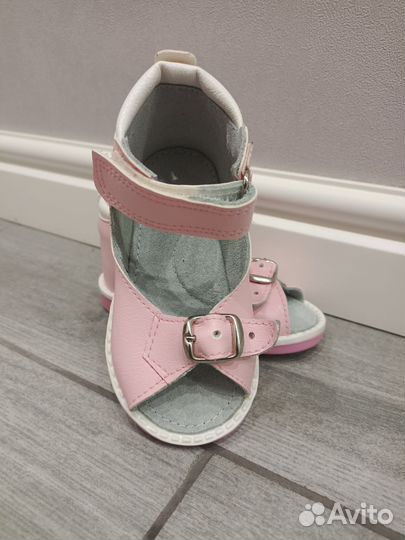 Сандалии для девочки