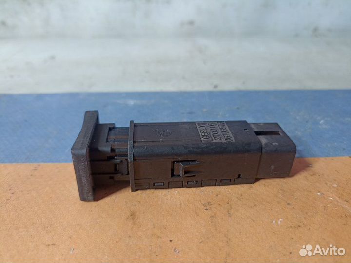 Кнопка обогрева сидений правая Geely Emgrand