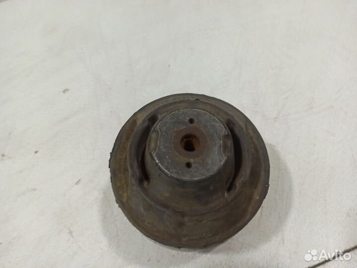 Подушка двигателя