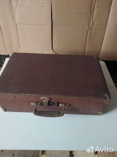 Чемодан старинный