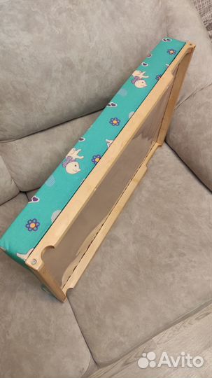 Пеленальная доска на кроватку