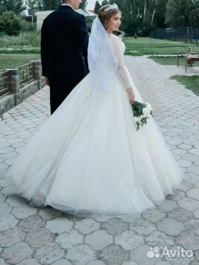 Свадебное платье